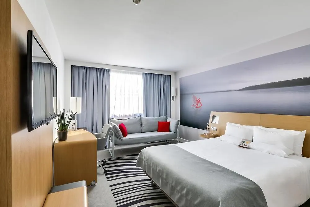 Novotel Paris Centre Gare Montparnasse 4*,